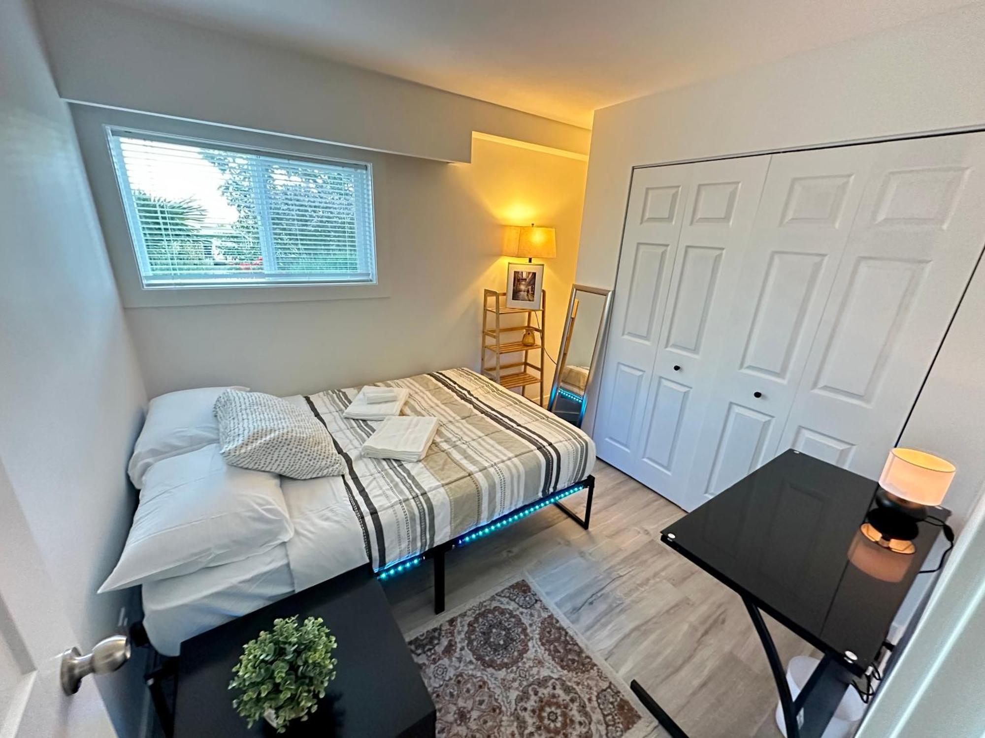 Cozy & Bright Home With Parking Victoria Eksteriør billede